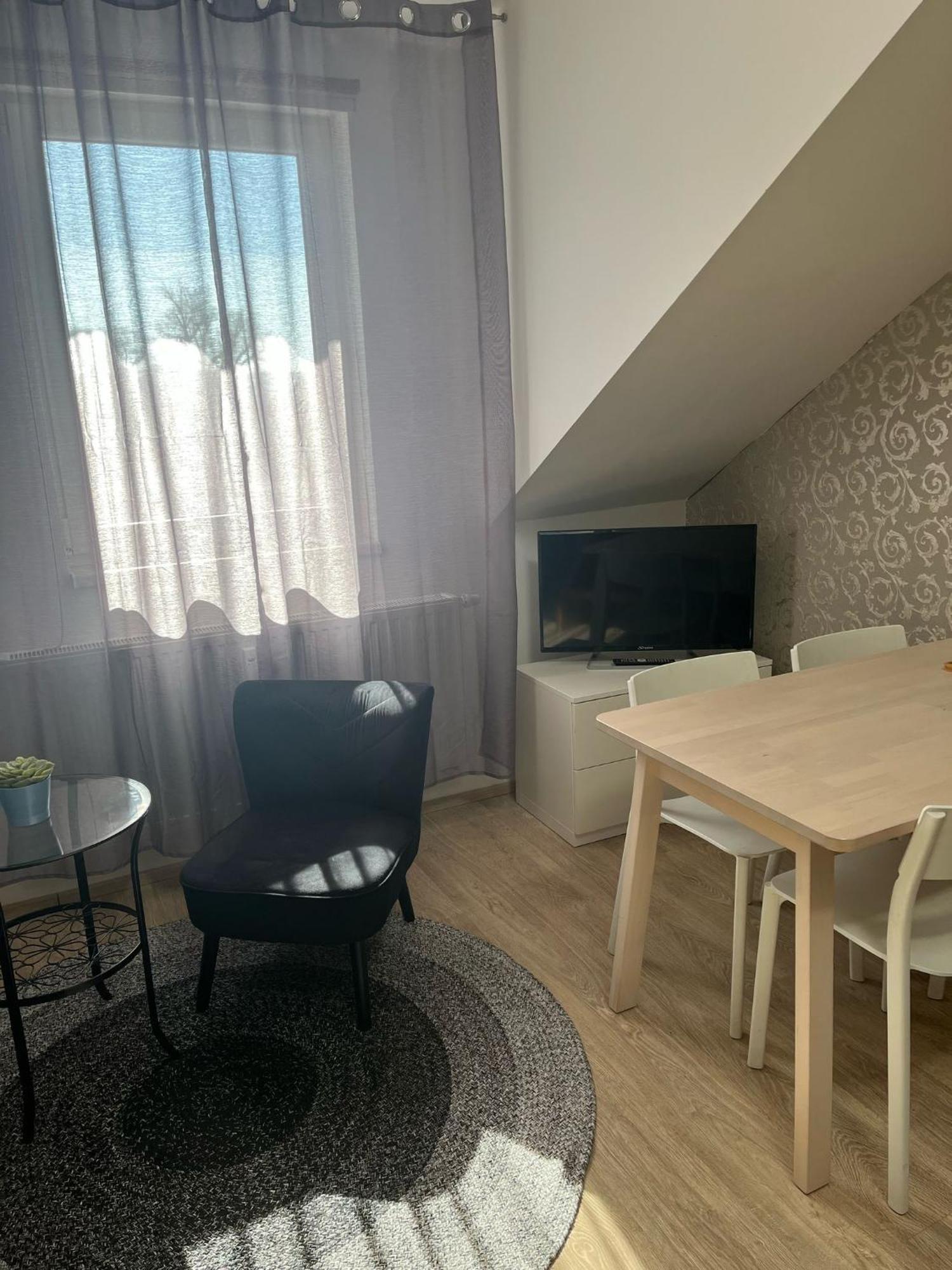 Apartman Emmi Лоучна-над-Десноу Экстерьер фото